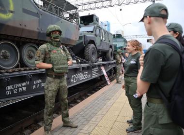 Свердловские курсанты встретили агитпоезд «Единство в памяти, сила в подвиге»