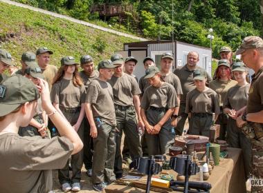 Директор Центра «ВОИН» и директор ВДЦ «Океан» открыли межрегиональную смену «Время юных героев» на Дальнем Востоке