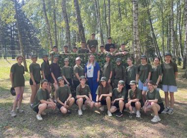 Курсанты в Татарстане сплели маскировочные сети для бойцов СВО