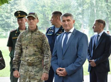 Глава Чувашии Олег Николаев и Центр ВОИН в республике вместе отметили День государственного флага России