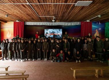 Курсантам Центра «ВОИН» в Бурятии показали фильм о героях-волонтёрах