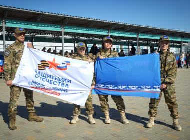 Дмитрий Шевченко встретился с семьей Абдуллиных, представляющих Центр «ВОИН» в финале «Семейной зарницы»