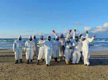 Курсанты Центра «ВОИН» ликвидируют последствия экологической катастрофы в Анапе