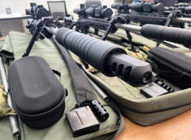 Центр «ВОИН» и Федерация боевого снайпинга России передали на фронт сверхсовременные винтовки